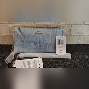 BNWT COACH 2026 DENIUM COLLECTION LONG ZIP WALLET